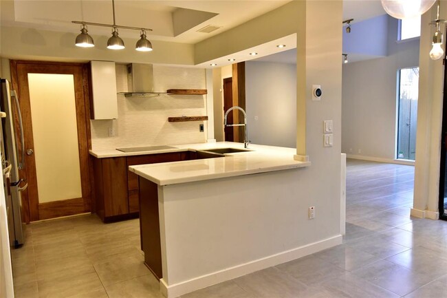 Building Photo - 229 Litchfield Ln