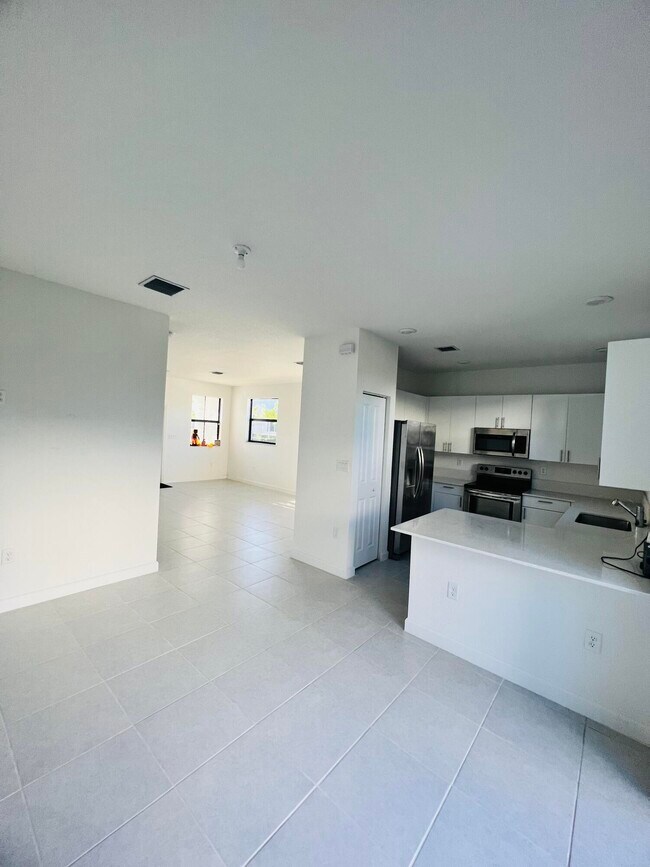 Building Photo - 28501 SW 134th Pl