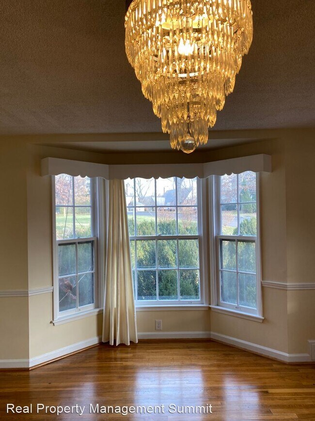 Building Photo - 5 br, 3 bath House - 785 Cherry Avenue