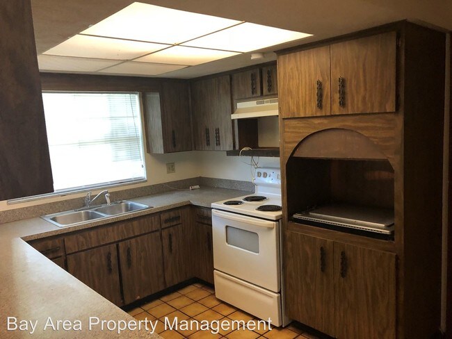 Building Photo - 3 br, 2 bath House - 718 Brooker Rd.