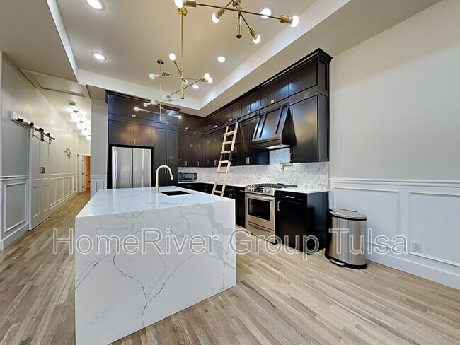 Foto del edificio - 1305 S Carson Ave