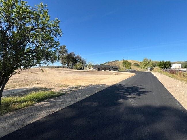 Foto del edificio - 8850 Rocky Canyon Rd