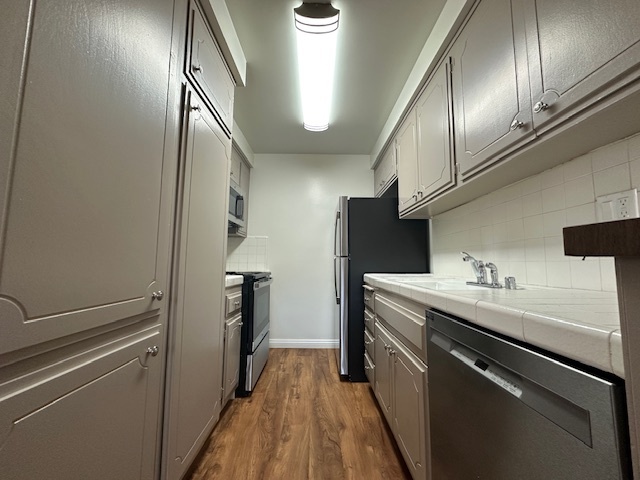 Cocina #6 - 1247 Amherst Ave