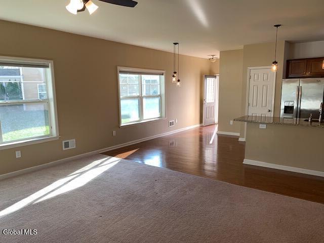 Foto del edificio - 43 Stacey Ct