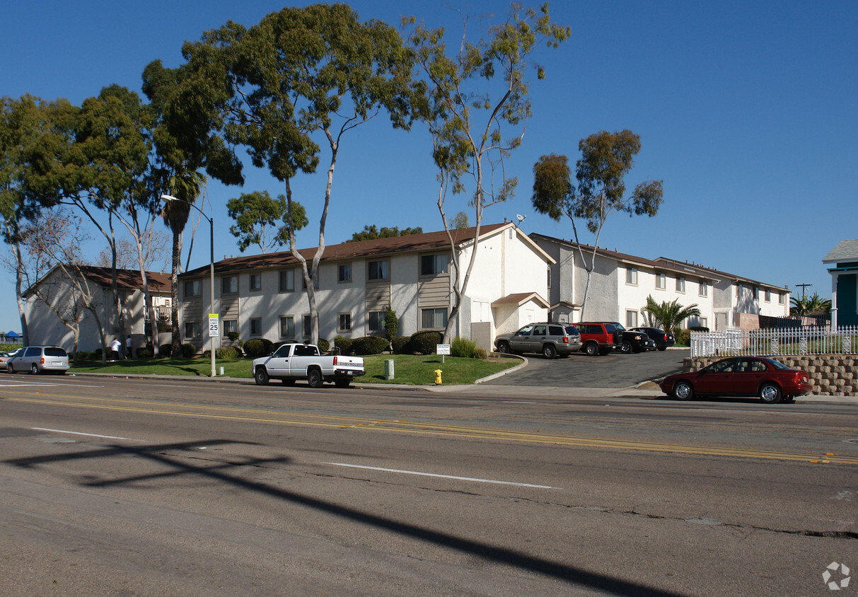 Primary Photo - James Place Apartments