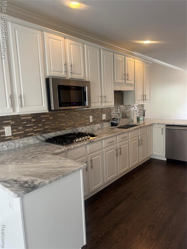 Foto del edificio - 537 Graten St