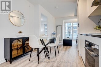 Building Photo - 180 Front St E