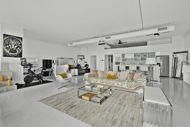 Foto del edificio - 7934 West Dr