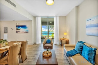 Building Photo - 101 N Ocean Dr