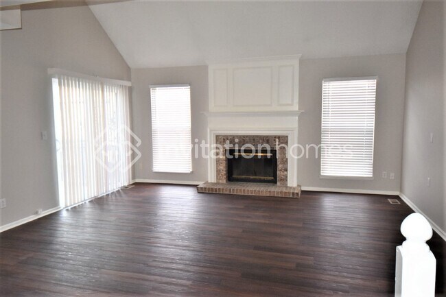 Building Photo - 5703 E 121st Pl