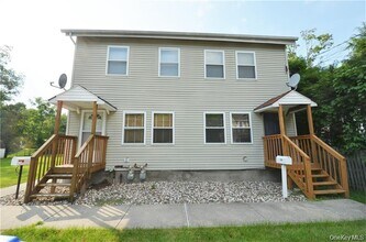 Building Photo - 11 Middle St