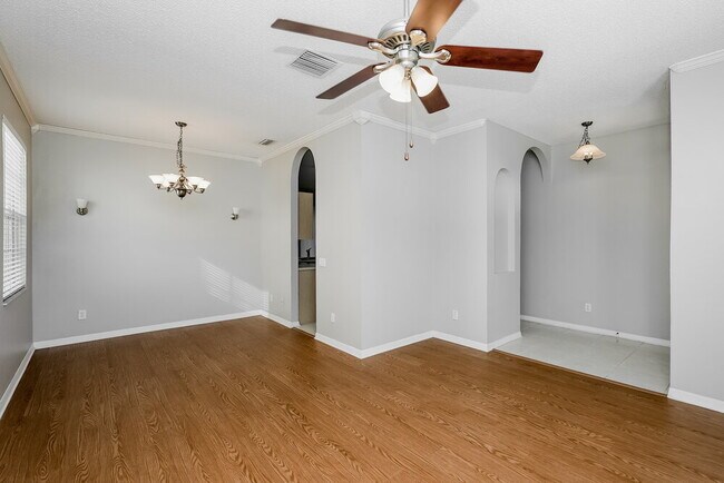 Building Photo - 1231 Loretto Cir