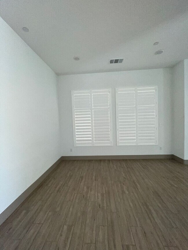 Building Photo - Like new home available now! ALL UTITILES ...
