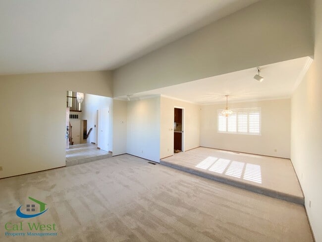 Foto del edificio - $4795 - 2 Story 4 Bed/2.5 Bath Almaden Hom...