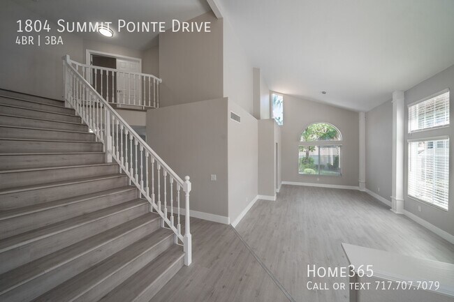 Foto del edificio - Spacious 4-Bedroom Home in Peccole Ranch