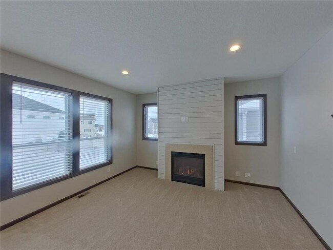 Foto del edificio - 16043 Estate Ln