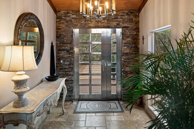 Foto del edificio - FURNISHED 6-12 MONTH LEASE - WEST SEDONA - GATED COMMUNITY