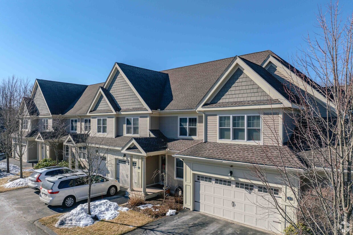 6 Old County Rd - The Villages at Old County Road