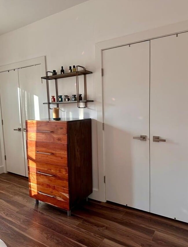 Building Photo - 407 Winnie St