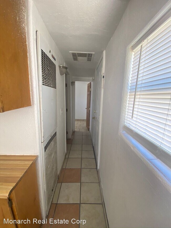 Foto del edificio - 825 Parkview Dr