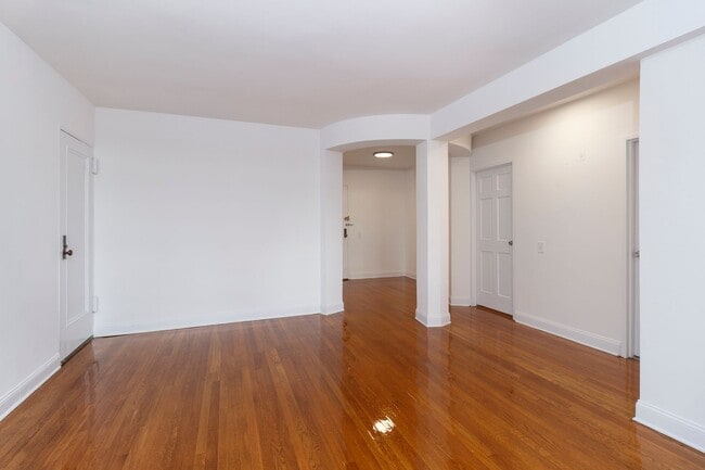 Foto del edificio - The Leslie — A Private Garden Enclave for the Modern New Yorker