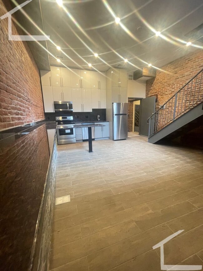 Building Photo - Unique BU Apartment
