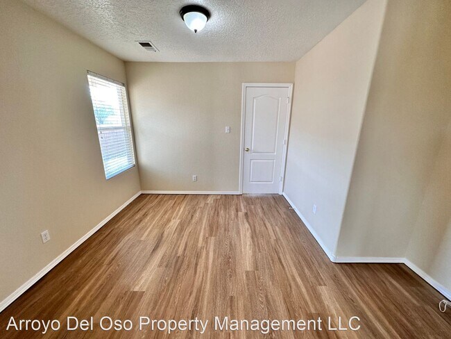 Foto del edificio - 3 br, 2 bath House - 2910 Desert Sage Ave SW