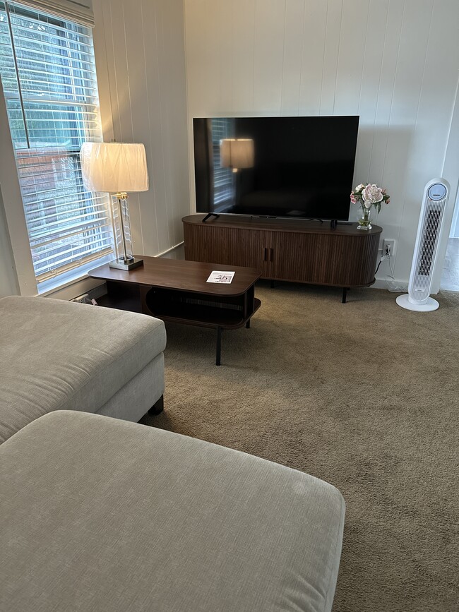 Building Photo - 112 Gaylord St Building Photo - 112 Gaylord St