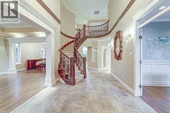 Photo du bâtiment - 7988 Sunnyholme Crescent