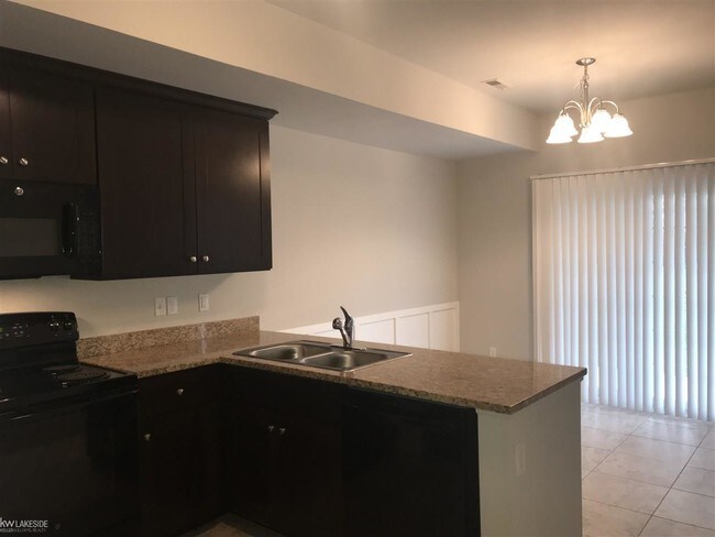 Building Photo - 6141 Windemere Dr
