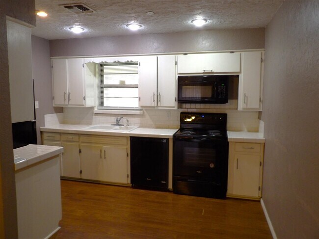 Foto del edificio - 407 NW 56th St
