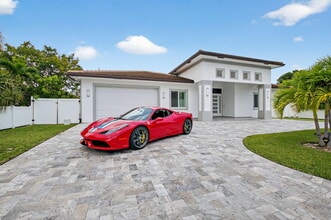 Building Photo - 711 NE 6th St