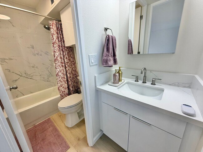 Foto del edificio - Luna-Liho Towers - Fully renovated, washer/dryer in the unit, AC