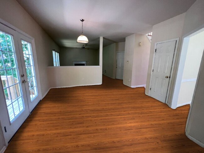 Foto del edificio - 417 Oakhall Dr