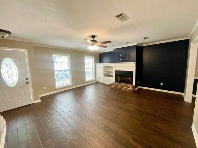 Foto del edificio - 503 Brookstone Dr