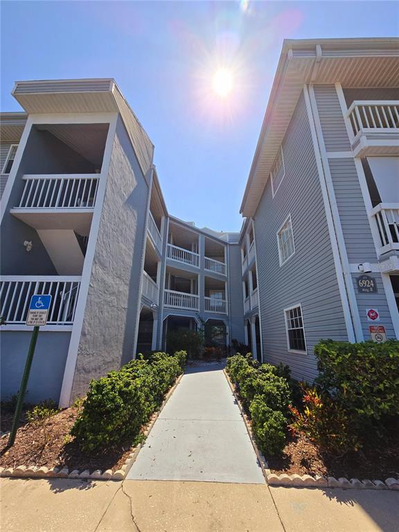 6924 Stonesthrow Cir N Unit 8104, Saint Petersburg, FL 33710 Condo