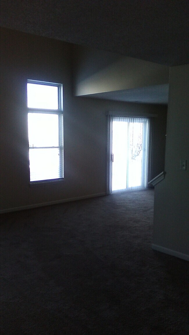 Building Photo - Make this 3-bedroom house your home!