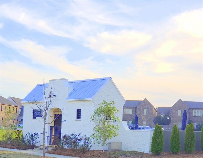 Building Photo - 4839 Upper James St
