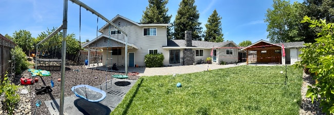 Foto del edificio - 224 Cotati Oaks Ct W