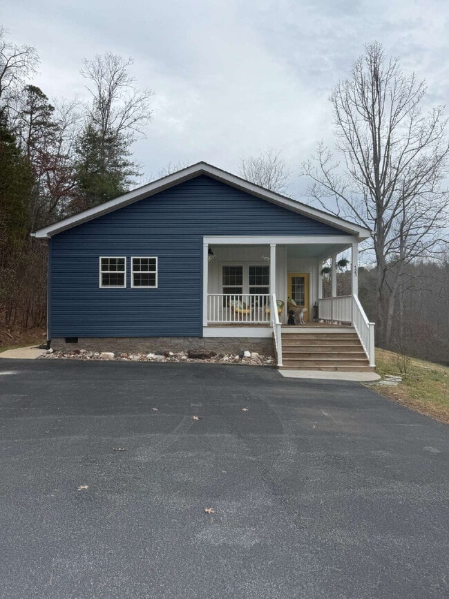 Foto del edificio - Immaculate Newer 3BR/2BA Brevard Home with Open Layout – Pet-Friendly