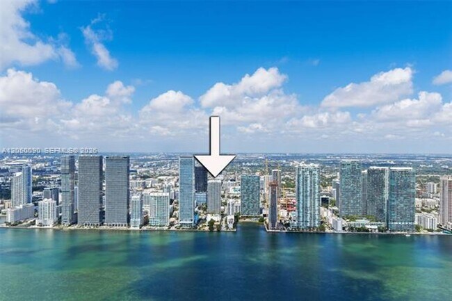 Foto del edificio - 600 NE 27th St