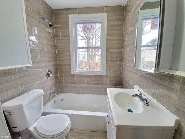 Building Photo - 2 br, 1 bath  - 784 S 15th St 1