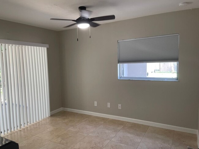 Building Photo - 608 SE 46th Ln