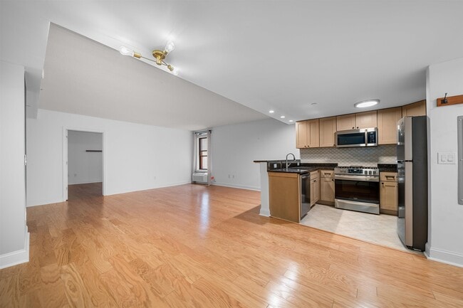Building Photo - 4301 Park Ave