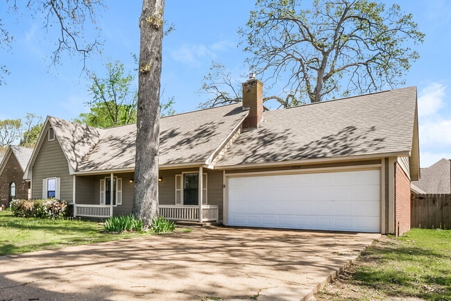 Foto del edificio - 7352 Alexander Rd