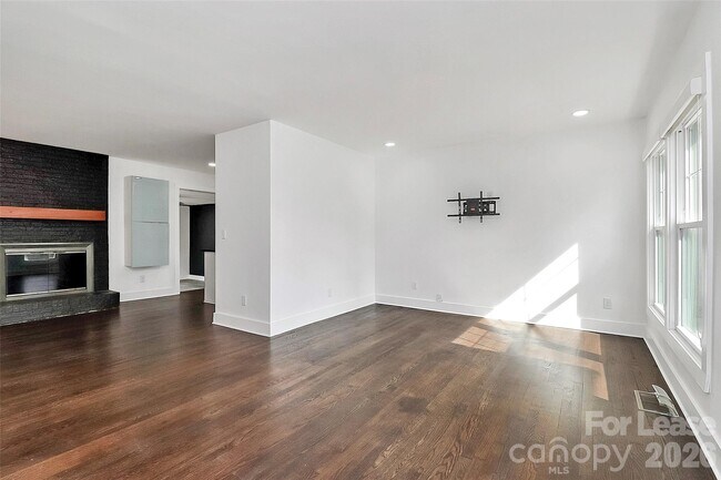 Foto del edificio - 4313 Maureen Dr