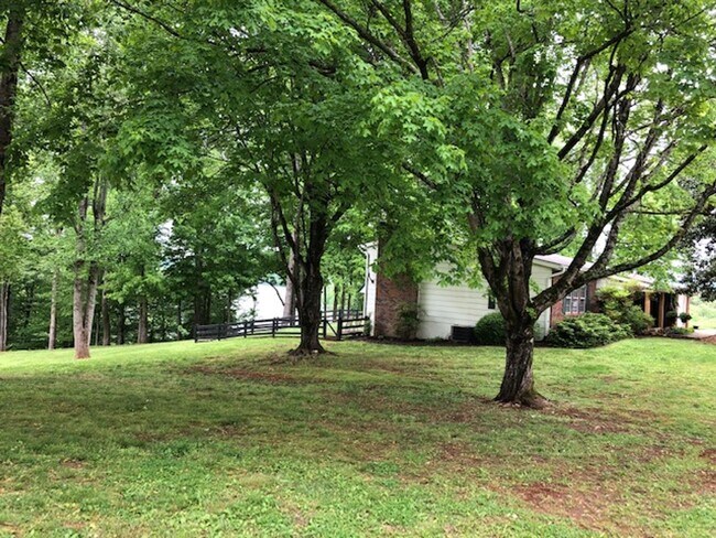 Foto del edificio - 3BR/3BA View of Melton Hill Lake in private community