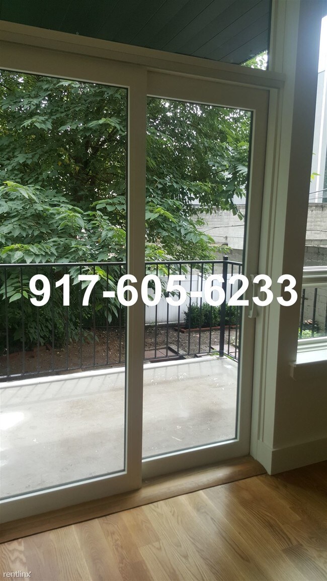 Foto del edificio - 820 Dekalb Ave