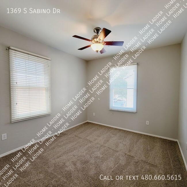 Building Photo - Coming Soon! Beautiful 3 bedroom Townhome ...