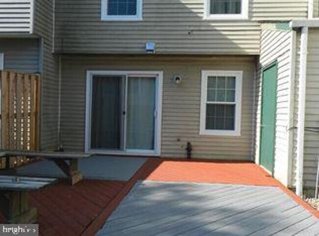 Foto del edificio - 2868 Bowes Ln